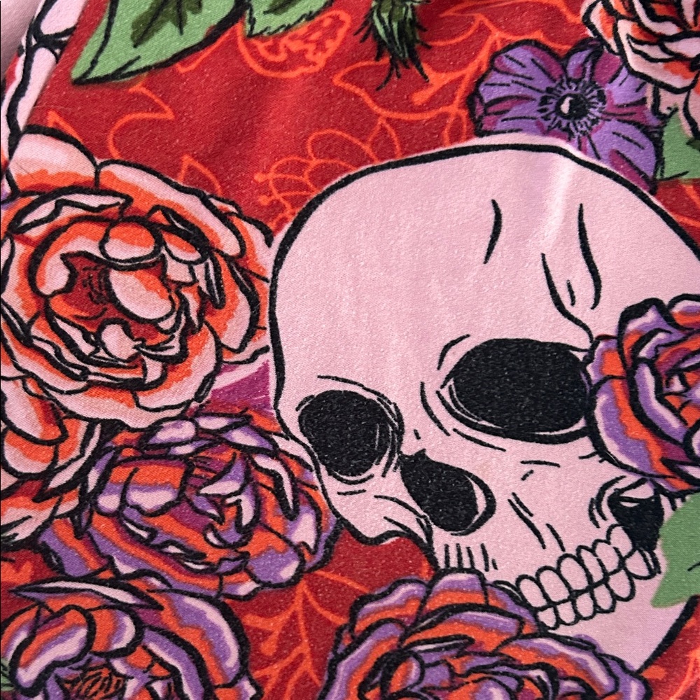 LuLaRoe Skull Floral Leggings - Picture 3 of 4